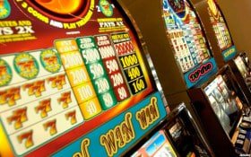 Bàn live dealer casino trực tuyến tại app 123b Việt Nam